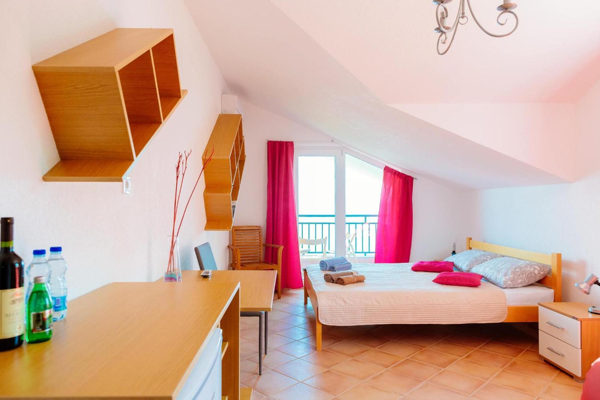 Ferienwohnung Odessa Mama Bijela Zimmer foto
